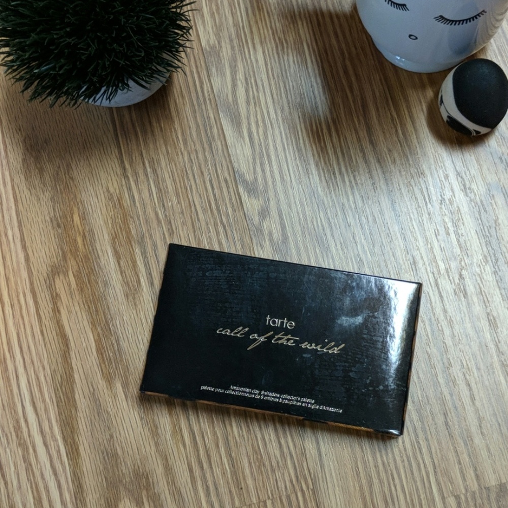 Nude eyeshadow pallette